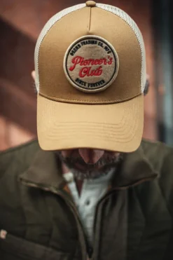 Men &SONS Headwear>Club Trucker Cap Tan