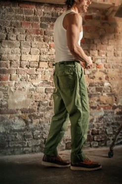 Men &SONS Bottoms & Shorts><noscript><img width=