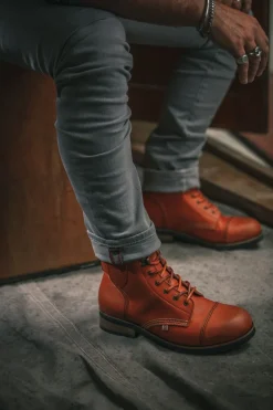 Men &SONS Leather Goods><noscript><img width=