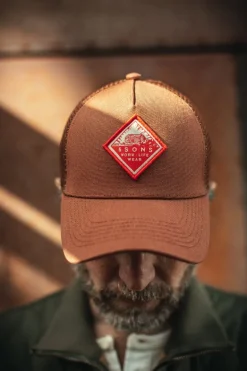 Men &SONS Headwear>Trucker Badge Cap Rust Tan